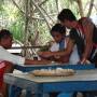 Philippines - Jeux Philippins avec notre guide et le chauffeur