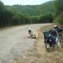 Portugal - Petit déj sur le bord de la route : on a trop la dalle ! Et ici, c