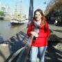 Argentine - le petit chaperon rouge sur les quais de BA (puerto madero)