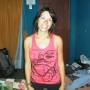 Bolivie - Amelie dans la chambre : c le seul endroit ou elle peut montrer son super t-shirt Bouddha !