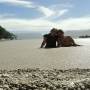 Argentine - Nous deux plage de cailloux