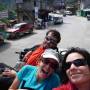 Philippines - Plus de place dans le Jeepney, pas grave, on monte sur le toit!