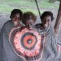 Vanuatu - La fille de flora au milieu et ses copines