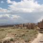 Kirghizistan - Un village désert ... un cimetière typique..